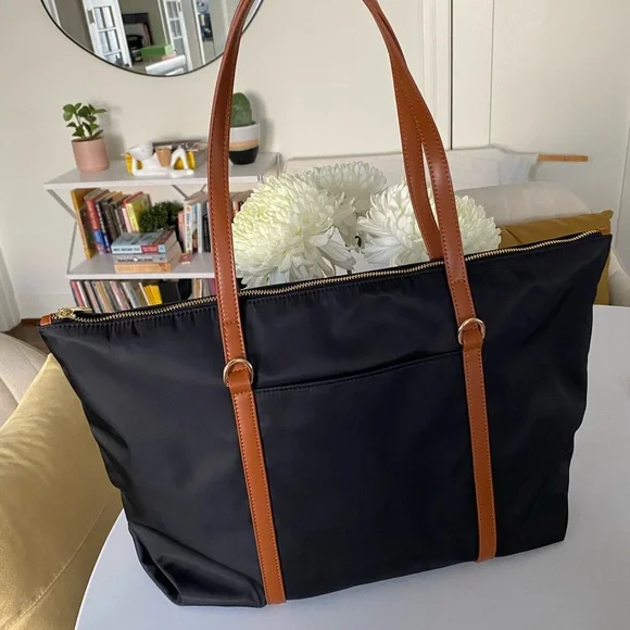Black Zip Tote Bag with Brown Straps - Picture 1 of 1